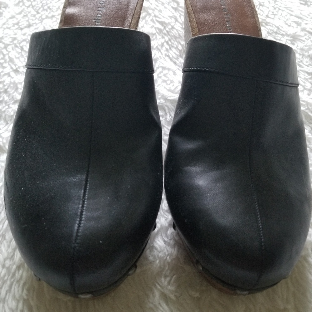Like new BareTraps clog heels 9.5